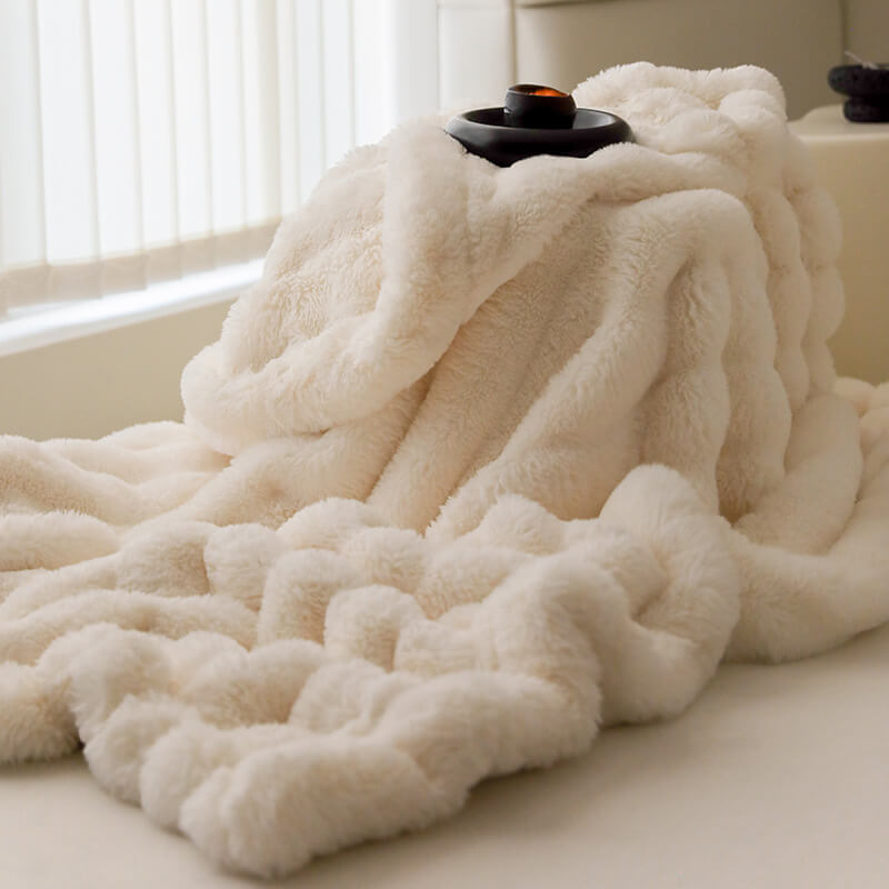 Super Soft Faux Fur Throw Blanket Soft Plush Fluffy Blanket for Couch