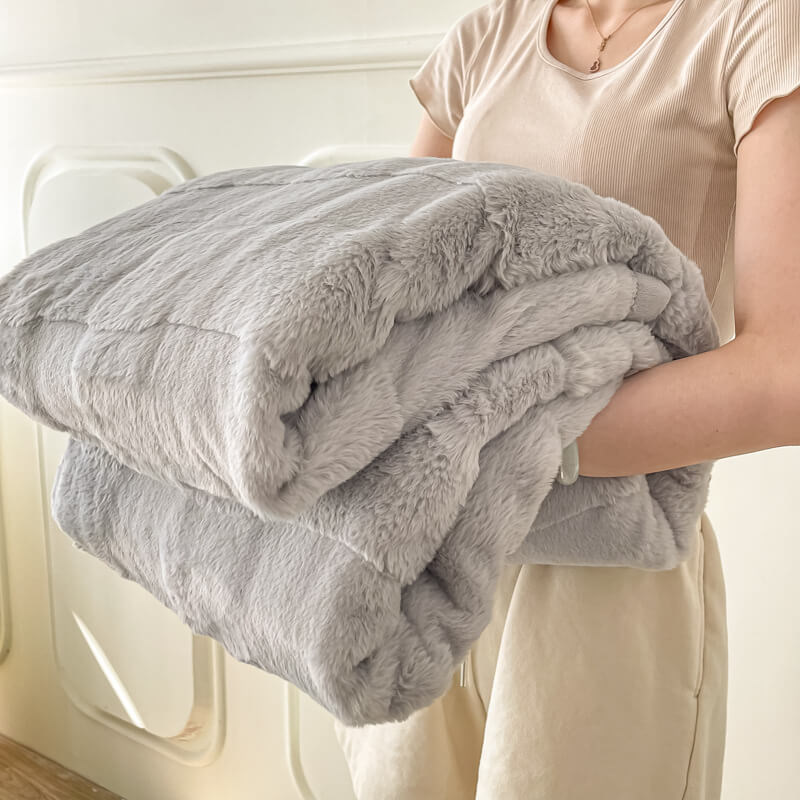 Luxury Jacquard Lattice Faux Fur Throw Blanket, Soft and Warm Thick Furry Throw Blankets - KnitFirst
