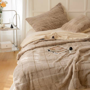 Luxury Jacquard Lattice Faux Fur Throw Blanket, Soft and Warm Thick Furry Throw Blankets - KnitFirst