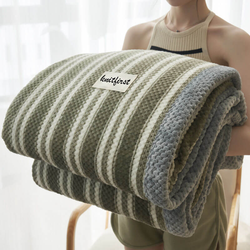 Soft Fleece Checkered Throw Blanket - KnitFirst
