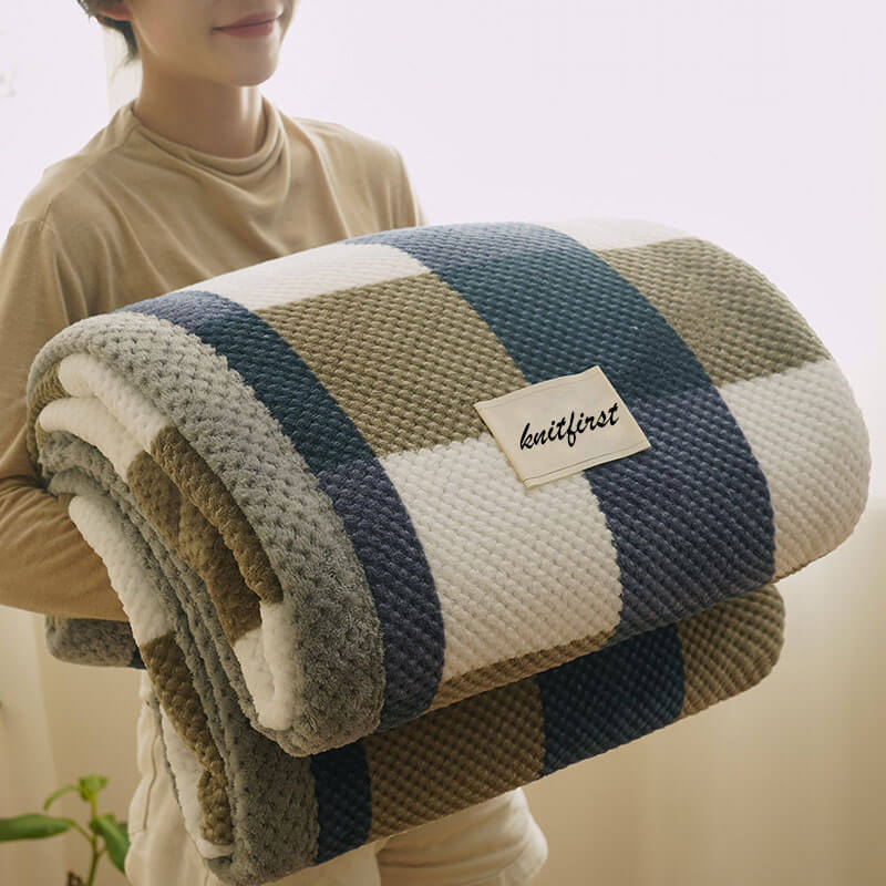 Soft Fleece Checkered Throw Blanket - KnitFirst