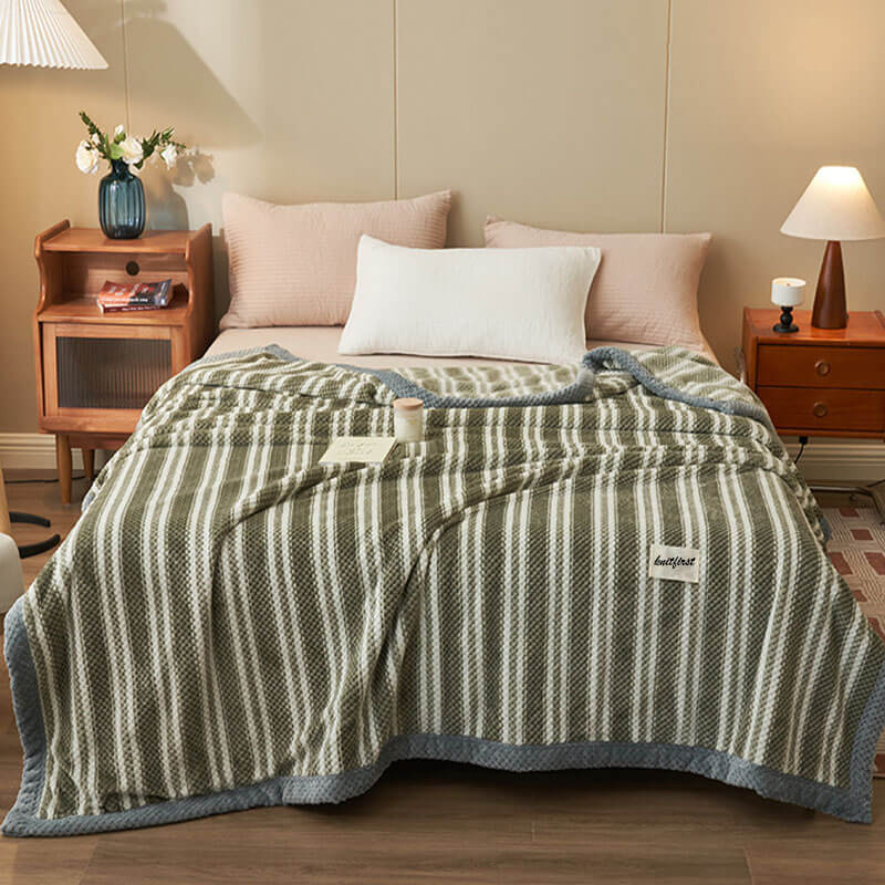 Soft Fleece Checkered Throw Blanket - KnitFirst