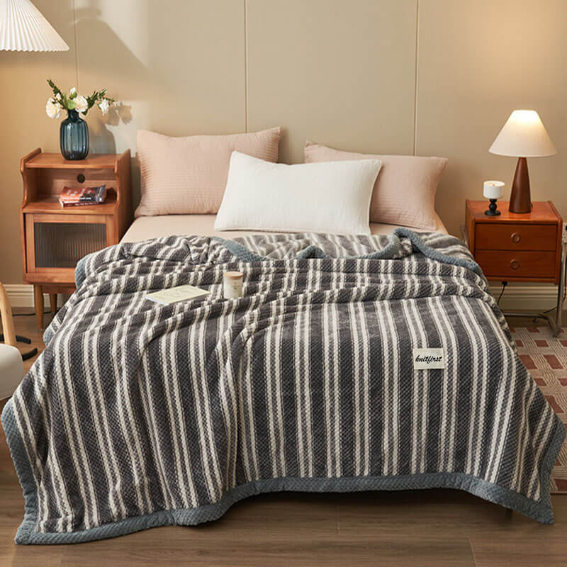 Soft Fleece Checkered Throw Blanket - KnitFirst