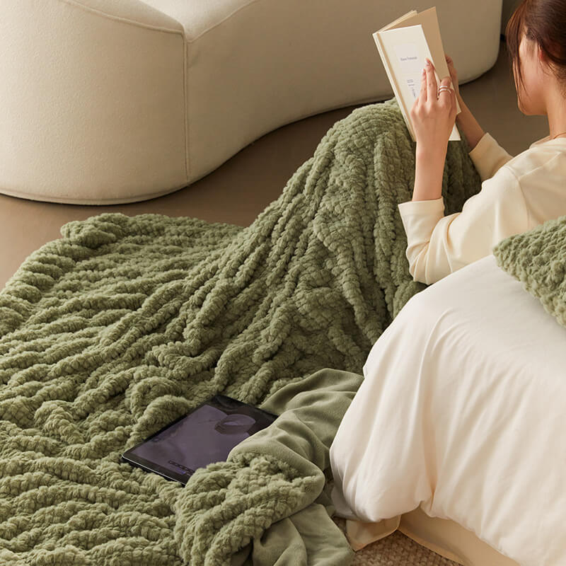 Soft Throw Blanket - Ultra Plush Faux Fur Blanket - KnitFirst