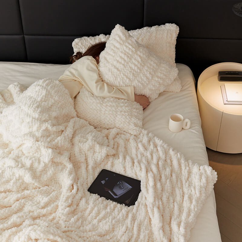 Soft Throw Blanket - Ultra Plush Faux Fur Blanket - KnitFirst