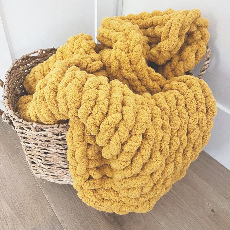Chunky Knit Blanket - Beautiful Home Decor Throw - Soft Chenille Yarn - KnitFirst