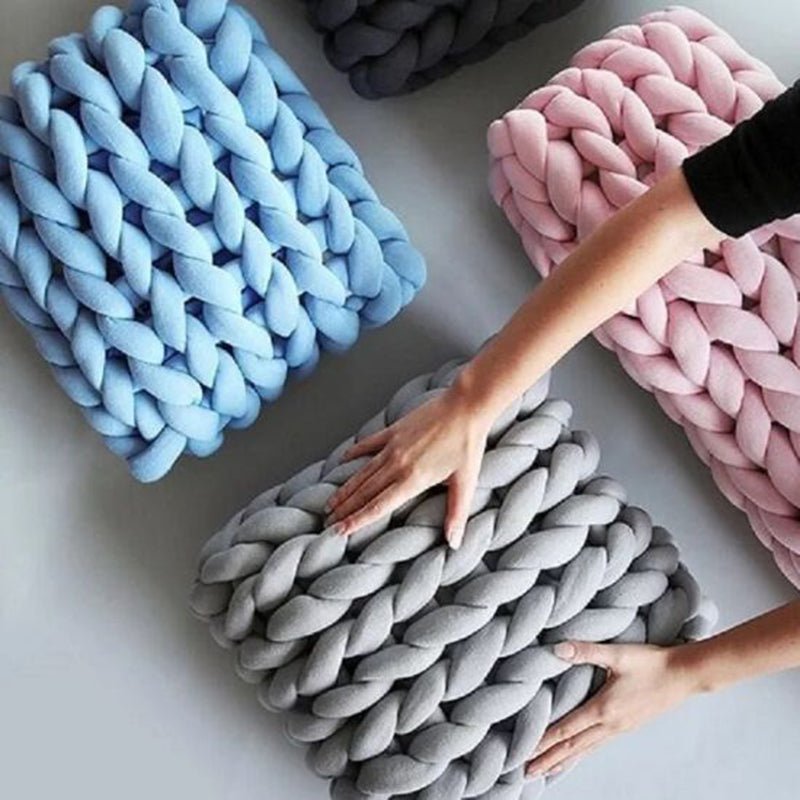 Chunky Yarn Blanket - KnitFirst