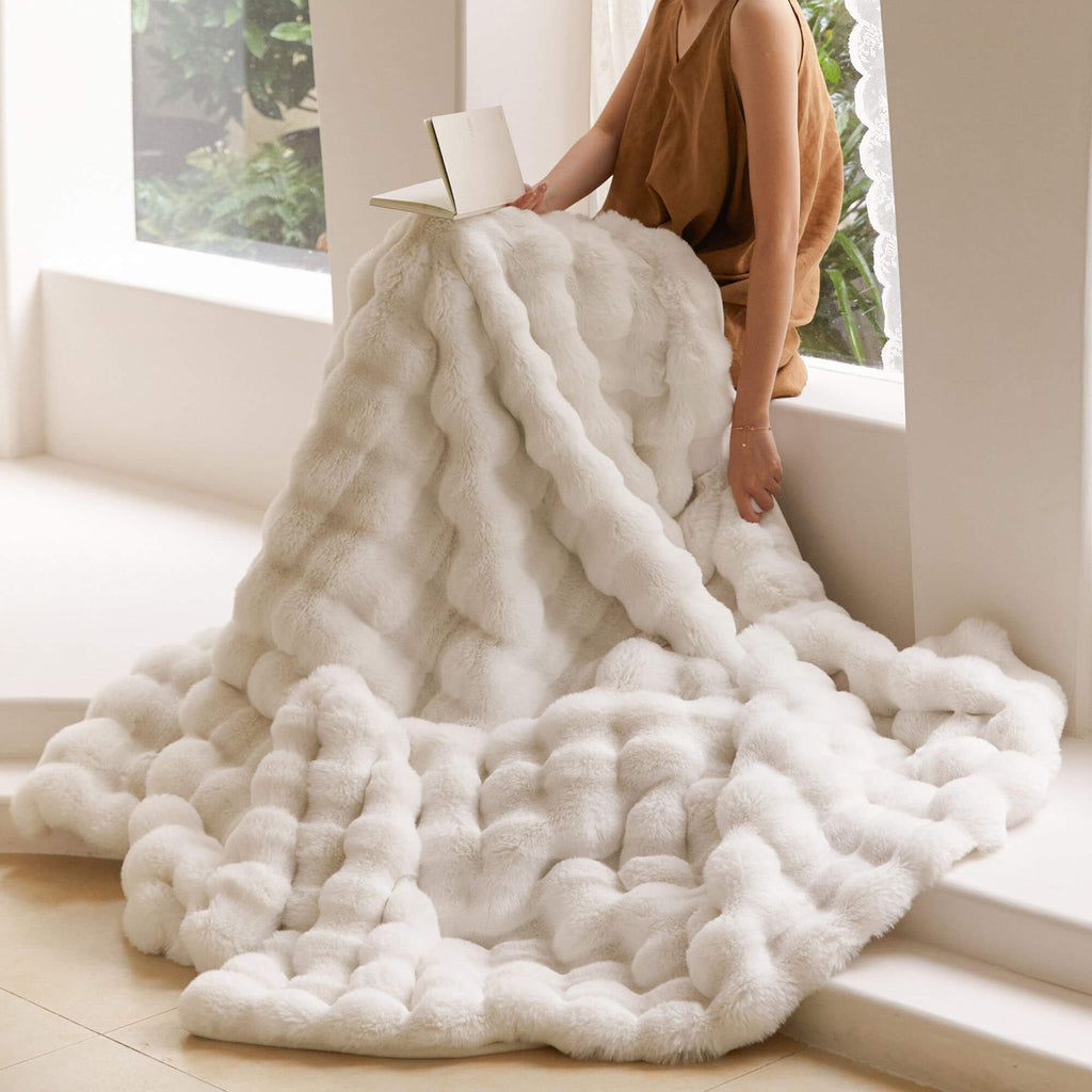 Faux Fur Blanket - Extra Soft Blanket - Machine Washable - KnitFirst
