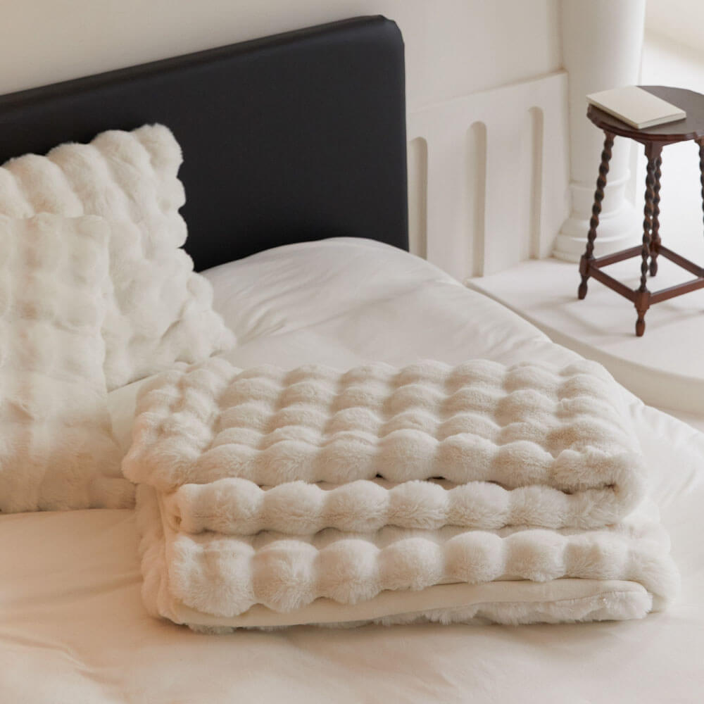 Faux Fur Blanket - Extra Soft Blanket - Machine Washable - KnitFirst