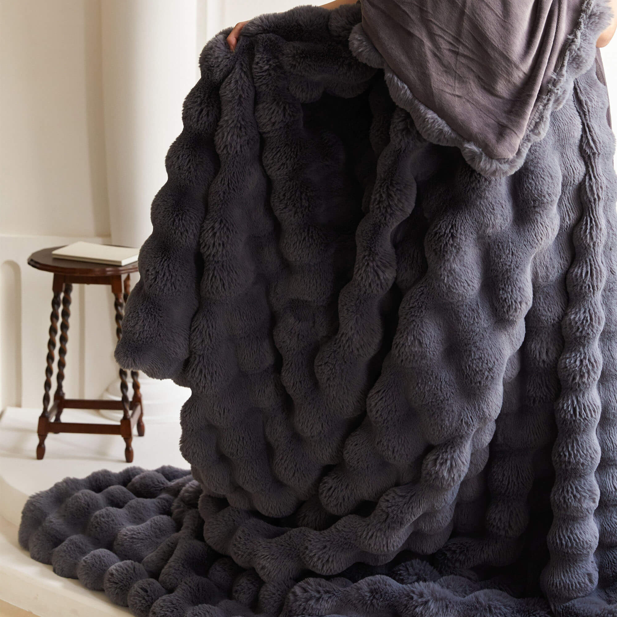 Faux Fur Blanket - Extra Soft Blanket - Machine Washable - KnitFirst