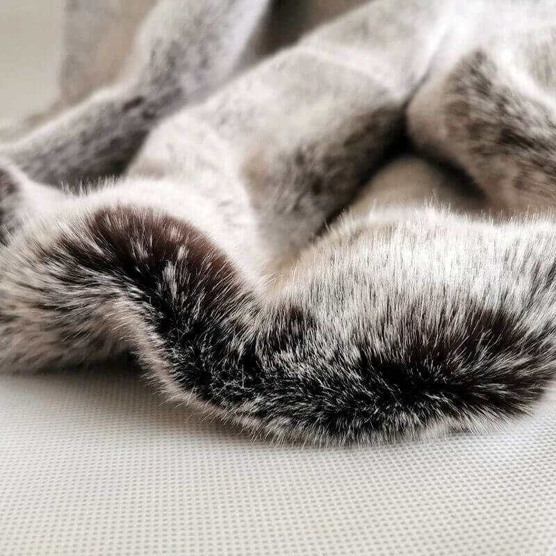 Luxury Faux Fur Throw Blanket - KnitFirst